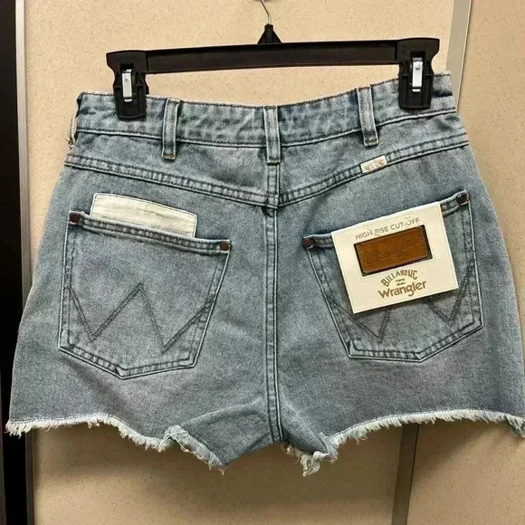 NWT BILLABONG X WRANGLER WOMEN'S HIGH RISE PATCHWORK CUT-OFF DENIM SHORTS 27 - Picture 5 of 7